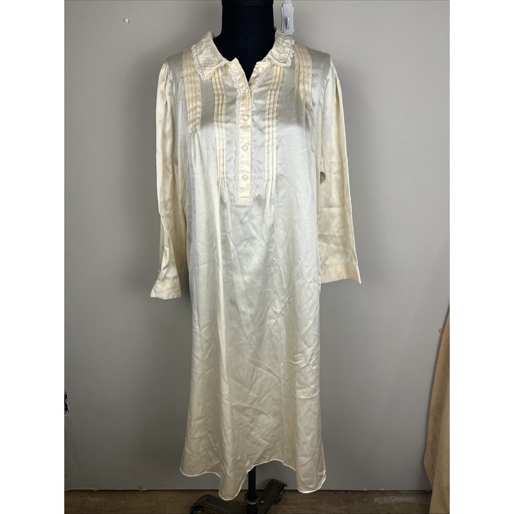 Barbizon‎ Ivory Extra Large Nightgown Lace Detail Embroidered Collar Granny Core